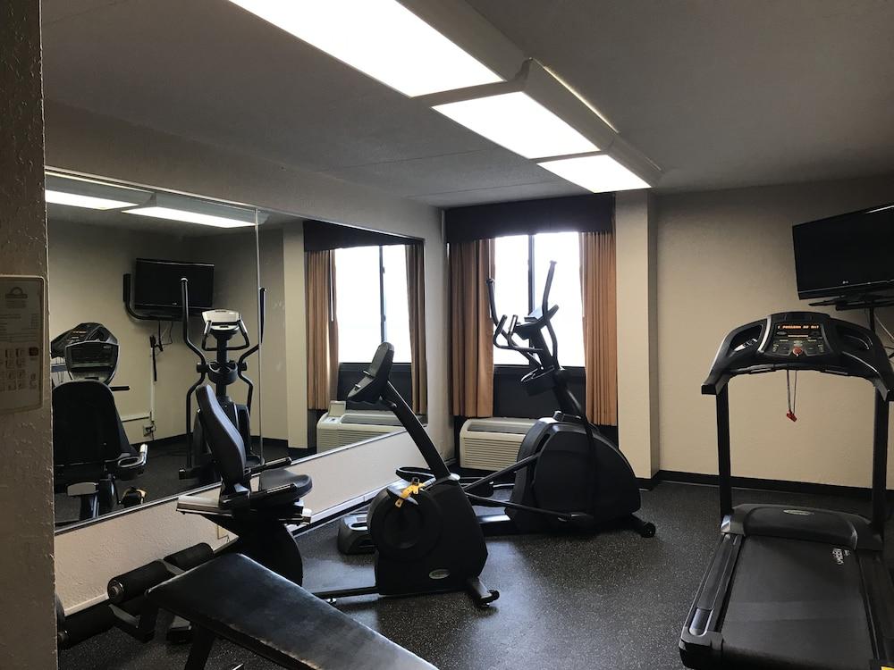Hotel Days By Wyndham Conference Center 2*