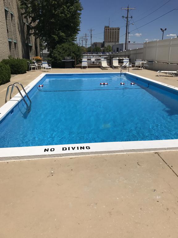 Days By Wyndham Conference Center Hotel Danville